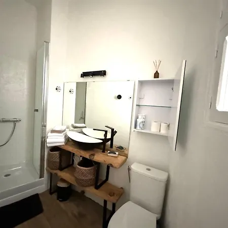 3 Pers Coeur De Village Les Mimosas 아파트 봄레미모사